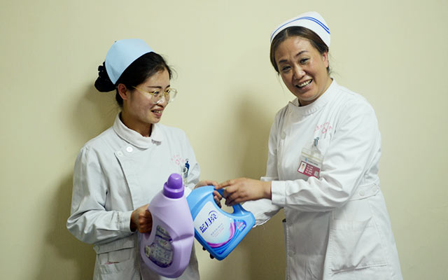 【5.12护士节】MK体育·(国际)官方网站举办茶话会白衣天使受表彰(图8)