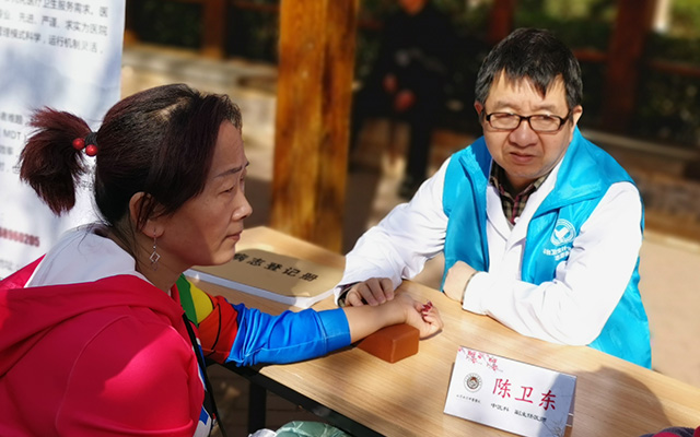 【学雷锋日】MK体育·(国际)官方网站举办“爱满京城，牵手智慧家医”志愿服务活动(图3)